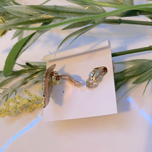 Neiman Marcus Goldtone Leaf Clip-On Earrings - Picture 3 of 5